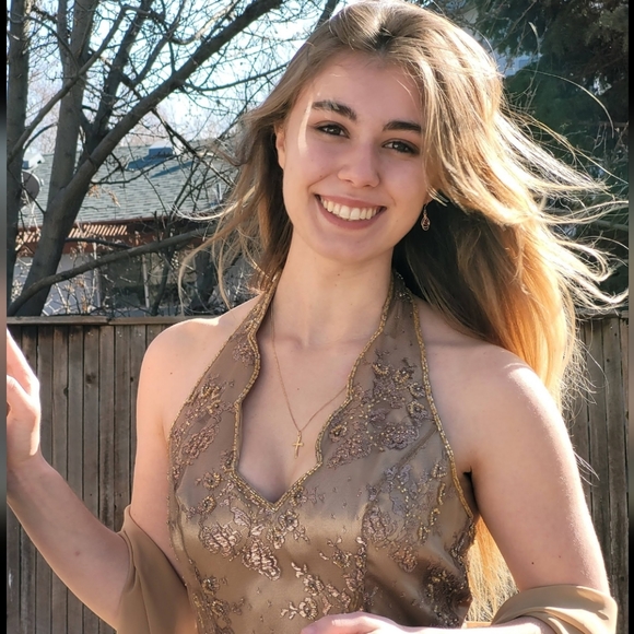 Meet your Posher, Christie - Picture 1 of 1